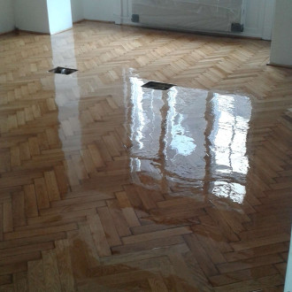parketta lakkozás